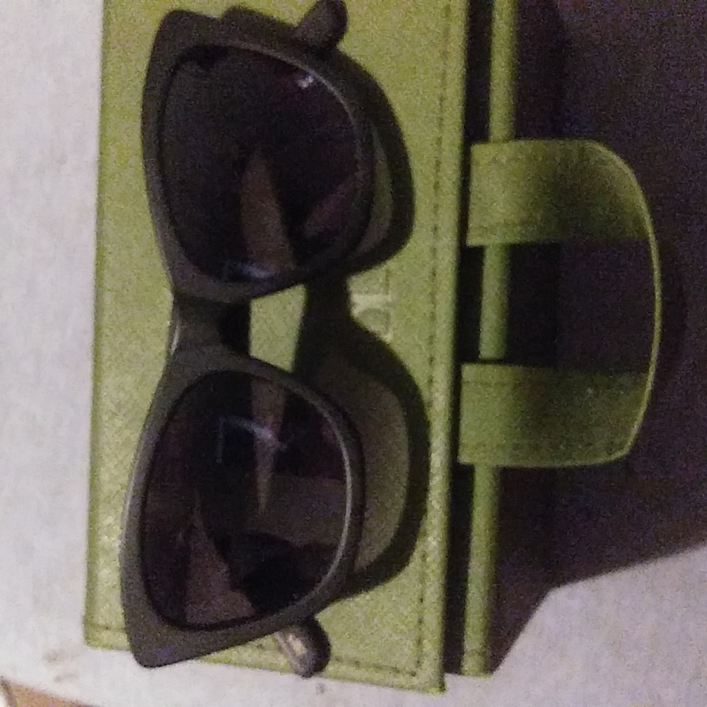 DL Eyewear sunglasses